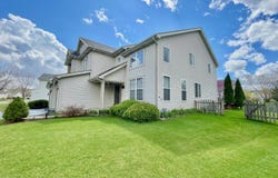 88 Hackney Lane, Lindenhurst, IL 60046