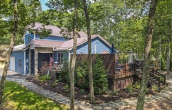 102 Tupelo Lane, Greentown, PA 18426