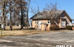 2007 W MAIN Street, Marion, IL 62959