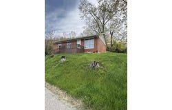 26 Oak Street, West Liberty, KY 41472