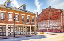 412 S Main, GALENA, IL 61036