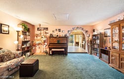 1748 Sutter Avenue, Simi Valley, CA 93065