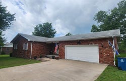 1803 Hagny, Lamar, MO 64759