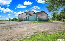 577 ENTERPRISE Drive, Canton, IL 61520