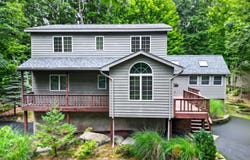 136 Eastwood Drive, Greentown, PA 18426