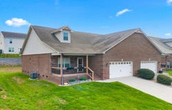 3022 Villas Creekside Drive, Dandridge, TN 37725