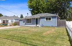 1521 E 2ND ST, Newberg, OR 97132