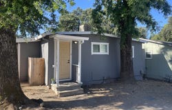 2590 Henderson Road, Redding, CA 96002