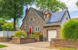 426 Walnut St, Roselle Boro, NJ 07203-2055