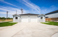 1069 NE EMERALD DR, Hermiston, OR 97838