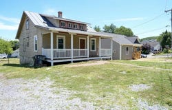 3712 Yellow Mountain Rd SE, Roanoke, VA 24014