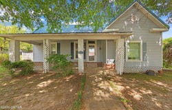 233 E Main Street, Bells, TN 38006