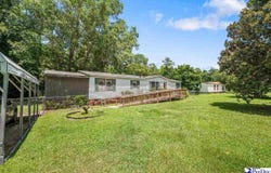 902 Piano Rd, Florence, SC 29501