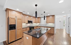 635 Willoughby Way W, Minnetonka, MN 55305