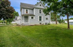 202 E Chicago, DAVIS JUNCTION, IL 61020