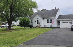 2922 Halsey Drive, Schenectady, NY 12304