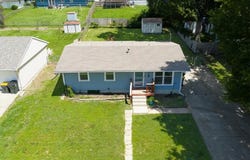 318 Holiday Drive, Lansing, KS 66043