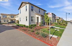 2134 Daimler St, Lathrop, CA 95330