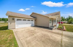 309 Woodland Way unit: A, Jefferson, OH 44047