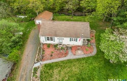 40 Circle Drive, Wallingford, CT 06492