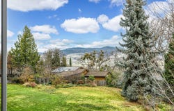 854 Twin Pines Circle, Ashland, OR 97520