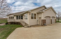 2145 Turnberry Lane SE, Pine Island, MN 55963