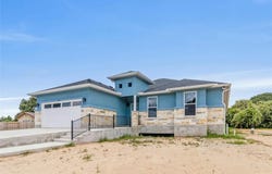 125 Comanche DR, Paige, TX 78659