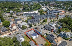 97 Boston St, Salem, MA 01970