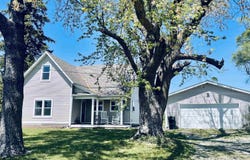 1039 Highway G76, Knoxville, IA 50138