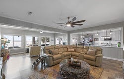 2704 Sunrunner Ln, Gulf Breeze, FL 32563