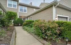 302 STANTON COURT, GLEN MILLS, PA 19342