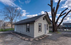 505 Grandridge Rd, Grandview, WA 98930