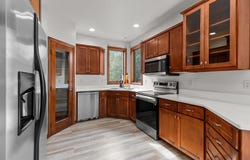 231 BOSWORTH Lane, NEENAH, WI 54956-4984