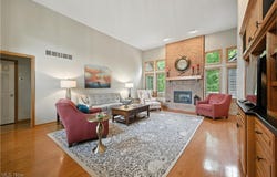 285 Saint Andrews, Cortland, OH 44410