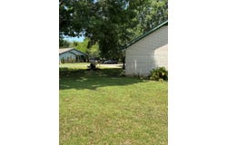405 Lynch ST, Smithville, TX 78957