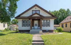 165 N Park Avenue, Le Center, MN 56057