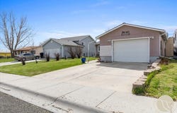910 10th Avenue, Laurel, MT 59044