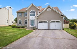 57 High Pointe Way, Matawan, NJ 07747
