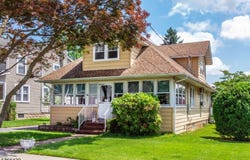 21 Riverdale Pkwy, Riverdale Boro, NJ 07457-1106