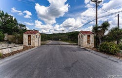 108 Private Road 1732, Mico, TX 78056