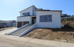 1106 Heritage Hills Ln, Selah, WA 98942