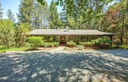 515 Cambridge Drive, Grants Pass, OR 97526