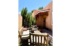 525 La Lomita, Taos, NM 87571