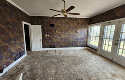 715 W Harvey Ave, Wellington, KS 67152