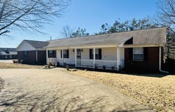 110 Walker, Ripley, MS 38663