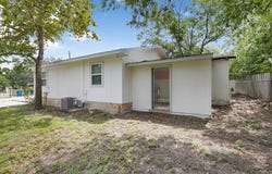 736 Moore St, Kerrville, TX 78028