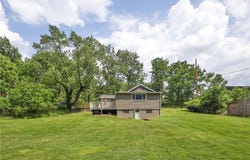 121 College Ave, Plum Boro, PA 15239