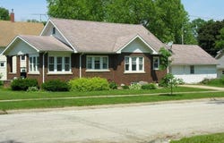 513 3rd Avenue, Charles City, IA 50616