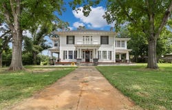 405 E Neches Street, Palestine, TX 75801