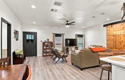 1111 Avenue K, Hondo, TX 78861